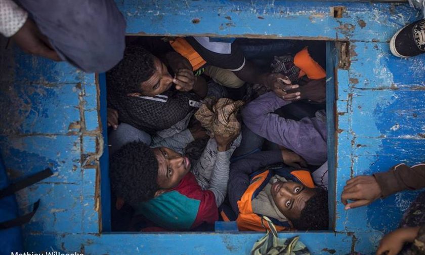 Il reporter francese è vincitore del terzo premio Wpp nella categoria Spot News con un reportage sui migranti in arrivo in Italia dalla Libia