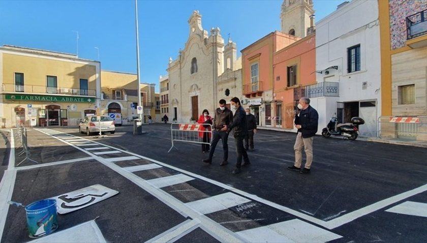 pedonalizzata piazza Santa Maria del Fonte a Carbonara