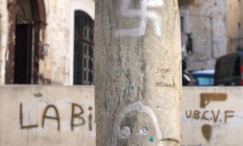 Piazza Santa Maria del Buonconsiglio ancora una volta vandalizzata