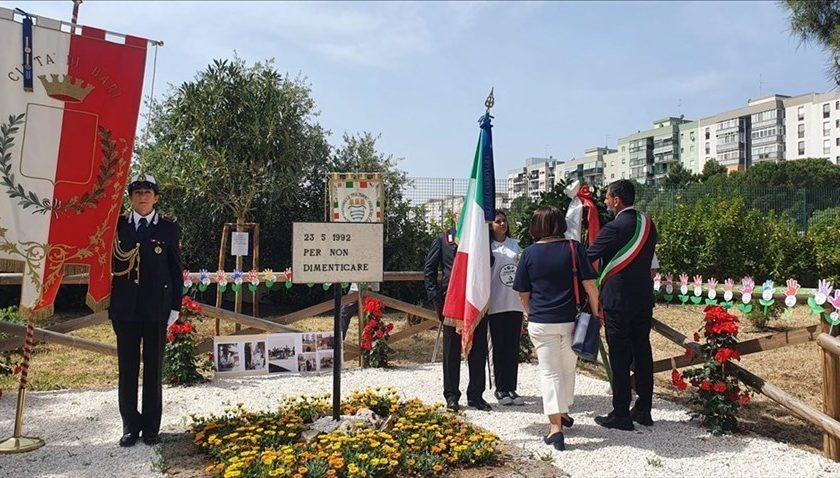 cerimonia a Bari: «Non dimenticare»