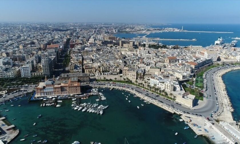 foto di Una veduta aerea di Bari