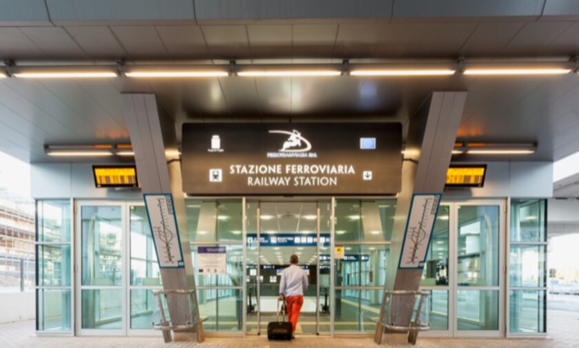 foto di Ferrotramviaria, numeri da record sul collegamento ferroviario per l'aeroporto di Bari