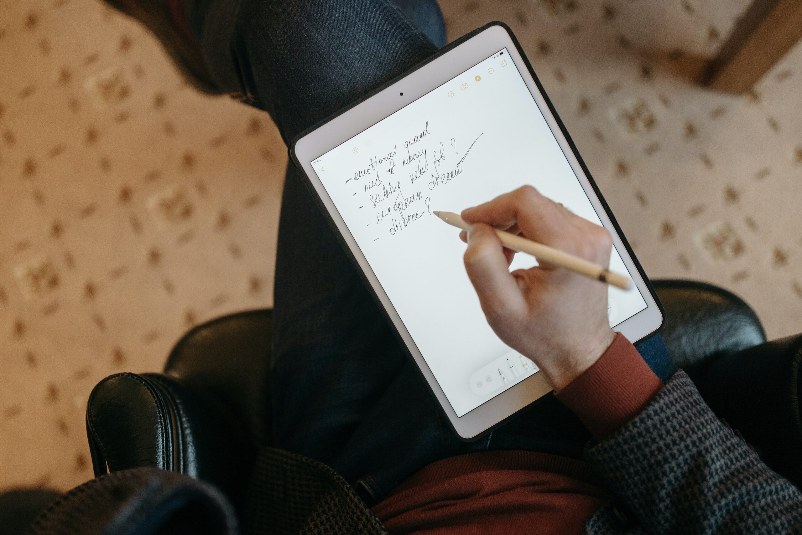 Come la scrittura digitale può migliorare il benessere mentale? Lo spiega Serenis