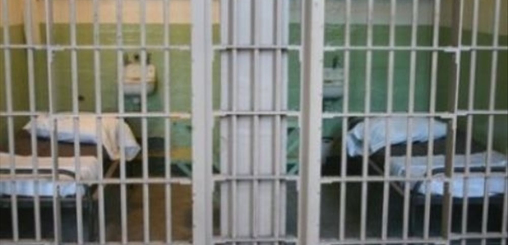 «Carcere minorile di Bari, un detenuto incendia la stanza: tragedia evitata»