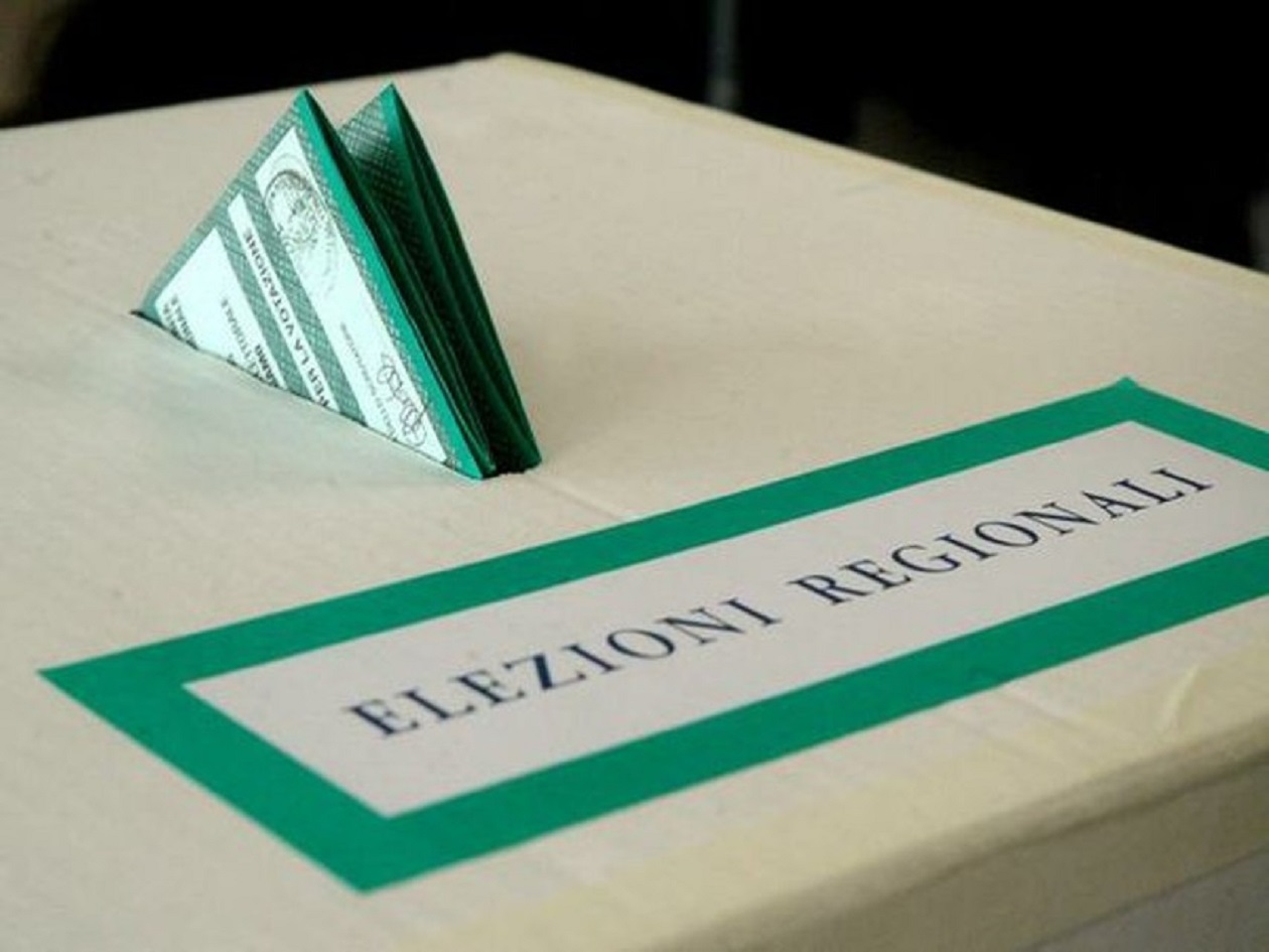 Seggi aperti, cittadini alle urne: ecco le regole del voto