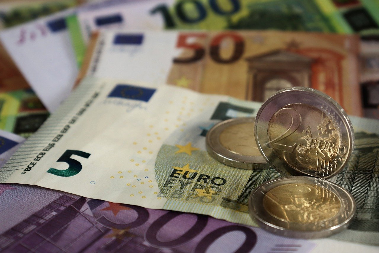 Liquidità: perché lasciare i soldi sul conto corrente oggi è un errore (l’alternativa sicura del conto deposito)