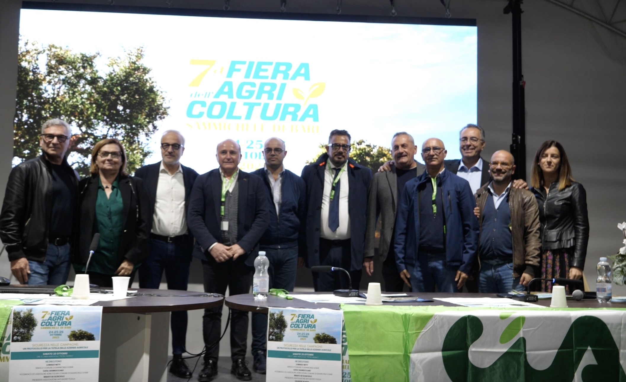Contro il racket assistenza gratuita e fondi per chi denuncia: patto per le aziende agricole