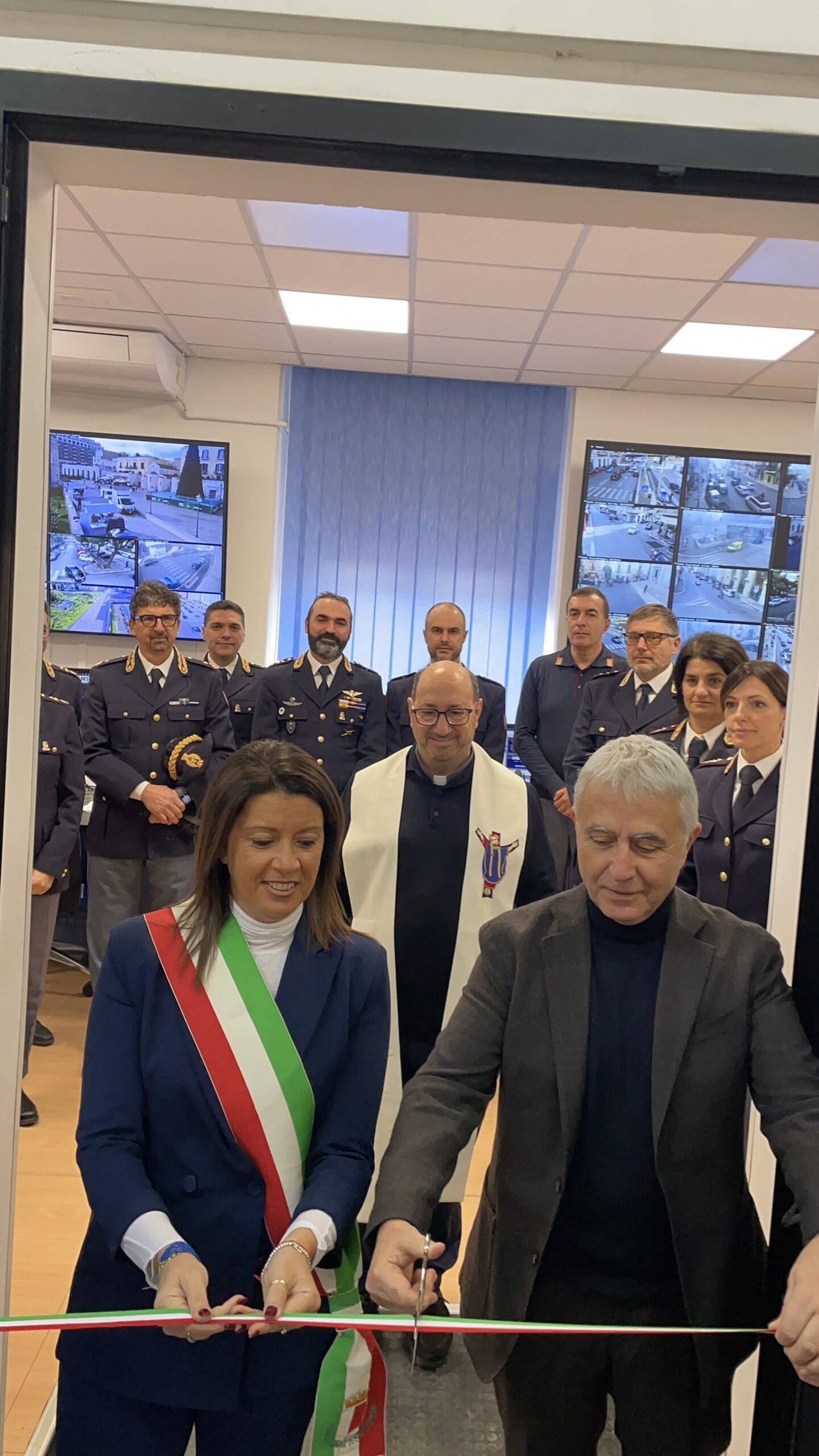 Inaugurata la nuova Sala Operativa della Questura di Bari