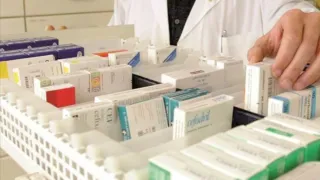 Farmaci, in Puglia arriva l’avviso salva-risparmio: medici e farmacisti segnaleranno l’equivalente meno costoso