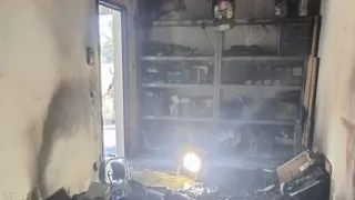Incendio in un deposito e in un negozio di informatica a Bari: in fiamme anche batterie al litio, area messa in sicurezza