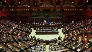 La Camera ricorda la strage ferroviaria del 12 luglio: un minuto di silenzio e una proposta di legge per una Giornata nazionale della memoria