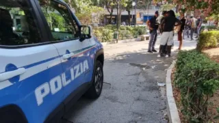 Controlli “alto impatto” in centro: 132 persone identificate, droga sequestrata in piazza Umberto