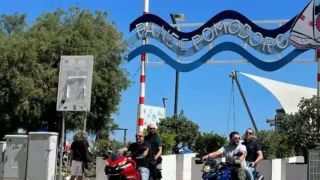 Controlli a “Pane e Pomodoro” e su tutto il litorale Sud: identificate 232 persone, controllati 115 autoveicoli e 3 esercizi pubblici